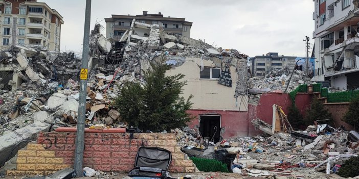 Depremde 43 kişiye mezar olan binanın davası: Sanık olması gerekenler tanık oldu