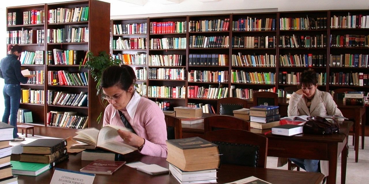 Üniversite kütüphanelerinde öğrenci başına düşen kitap sayısı 6,98
